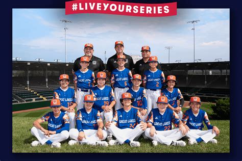 how many players are needed for aaa little league